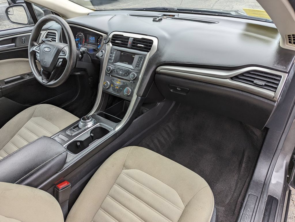Used 2017 Ford Fusion S FWD image 33