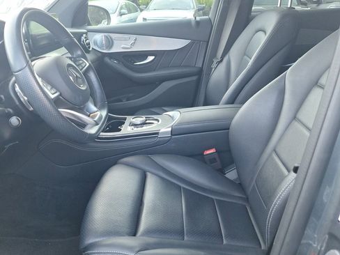 Used 2019 Mercedes-Benz GLC 300 4MATIC image 8