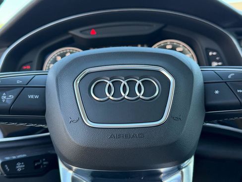 Used 2022 Audi Q8 Premium Plus w/ Premium Plus Package AWD/4WD image 33
