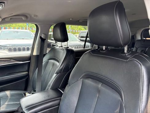 Used 2021 Jeep Grand Cherokee L Limited AWD/4WD image 9