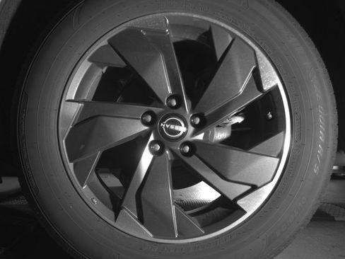 Used 2025 Nissan Rogue SV FWD image 14