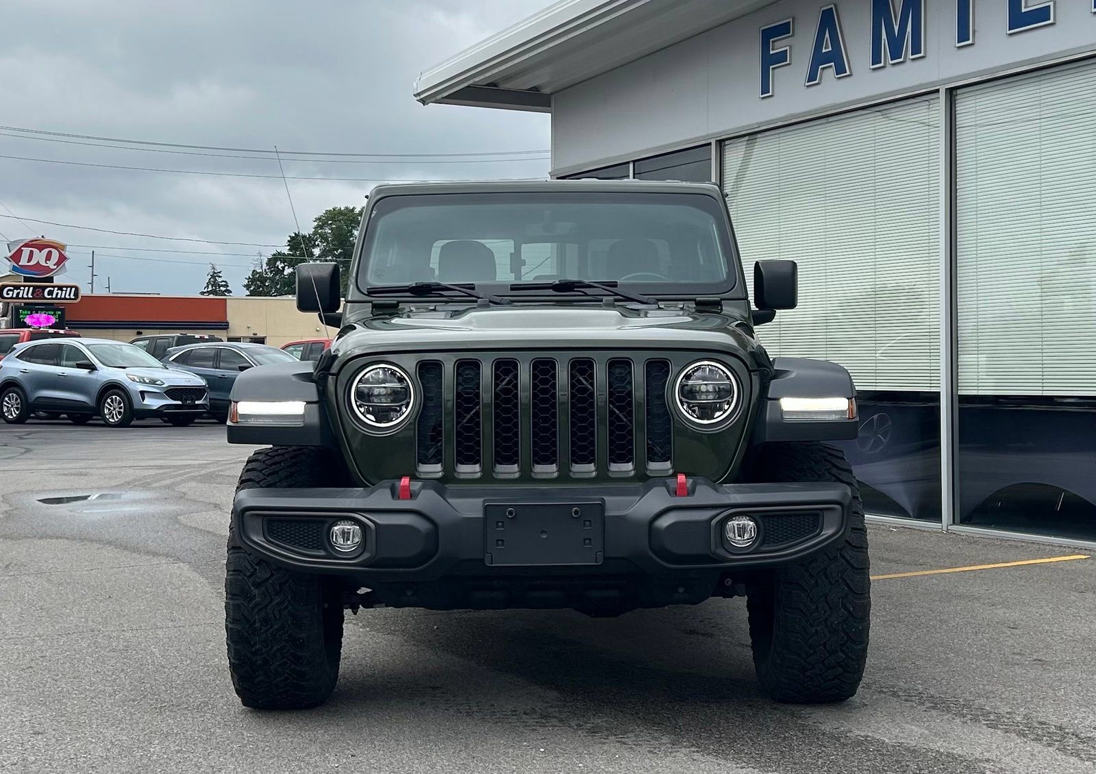 Used 2022 Jeep Gladiator Rubicon w/ LED Lighting Group AWD/4WD image 2