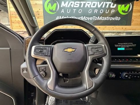 Used 2023 Chevrolet Silverado 1500 LT AWD/4WD image 20