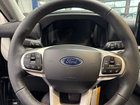 Used 2026 Ford Explorer Active AWD/4WD image 19