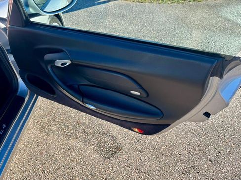 Used 2001 Porsche 911 Carrera 4 image 10