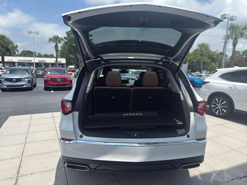 Certified 2024 Acura MDX FWD w/ Technology Package image 8