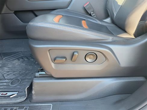 Used 2024 GMC Sierra 1500 AT4 w/ Technology Package image 21