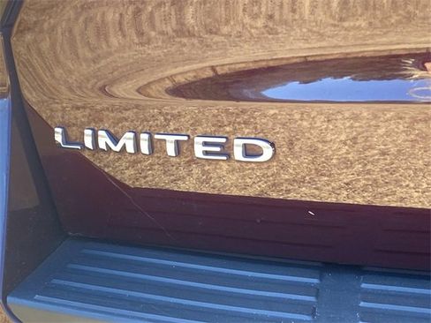 Certified 2024 Ford Expedition Limited image 5