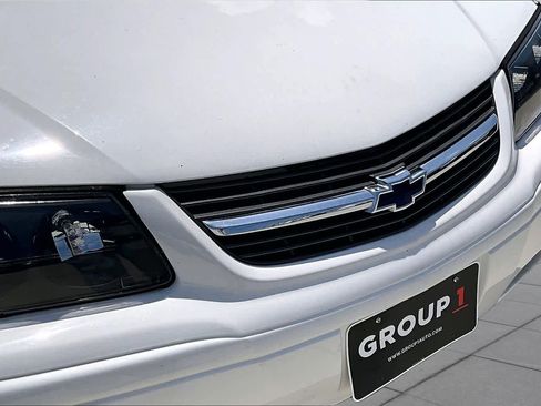 Used 2004 Chevrolet Impala FWD image 24