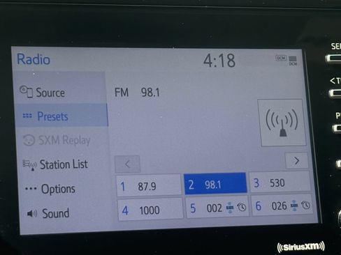 Used 2024 Toyota Camry SE FWD image 4