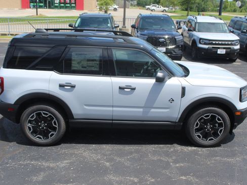 New 2026 Ford Bronco Sport Outer Banks AWD/4WD image 8