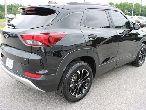 Used 2022 Chevrolet TrailBlazer LT w/ Convenience Package FWD image 6