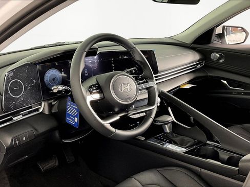 New 2026 Hyundai Elantra Limited FWD image 16
