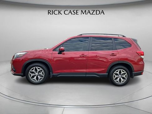 Used 2024 Subaru Forester Premium image 3