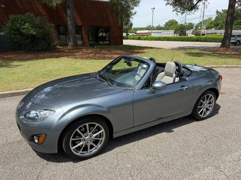Used 2011 MAZDA MX-5 Miata Grand Touring RWD image 10