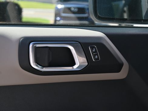 Used 2023 Ford Bronco Wildtrak AWD/4WD image 15