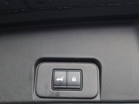 Certified 2022 Nissan Rogue Platinum w/ Head-Up Display Package image 34