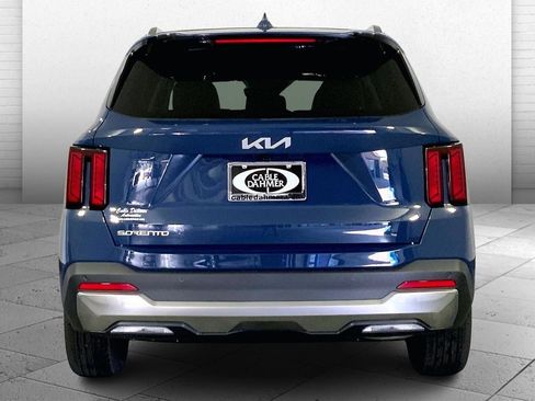 New 2025 Kia Sorento S FWD image 4