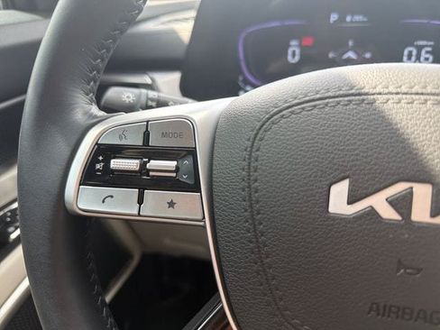 Used 2025 Kia Telluride S FWD image 30