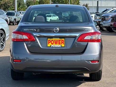 Used 2015 Nissan Sentra SV FWD image 5