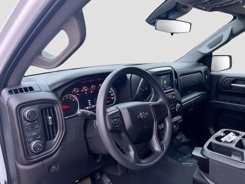 Used 2023 Chevrolet Silverado 1500 Custom Trail Boss w/ 2.7L Blackout Package image 9