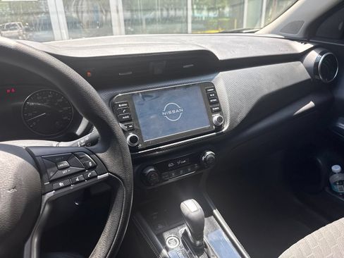 Used 2022 Nissan Kicks SV FWD image 8