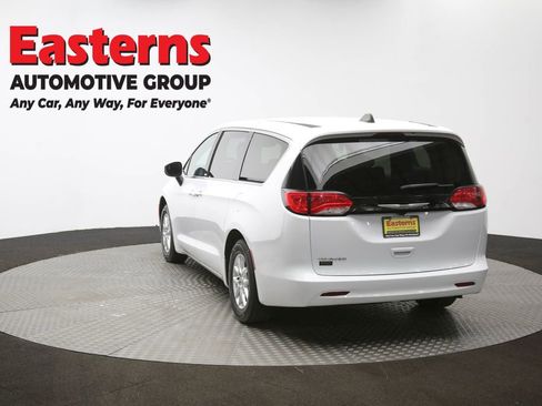 Used 2023 Chrysler Voyager LX image 65