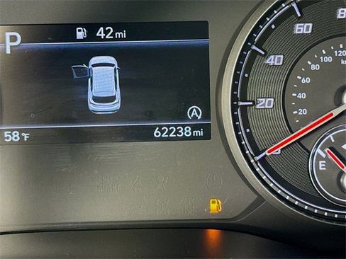 Used 2022 Hyundai Santa Fe SEL w/ Winter Weather Package image 18