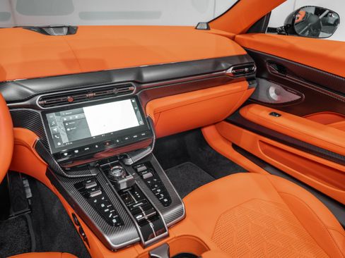 New 2026 Aston Martin Vanquish Convertible image 22