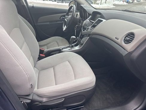 Used 2014 Chevrolet Cruze LT image 28