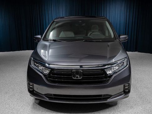 Used 2023 Honda Odyssey Elite image 2