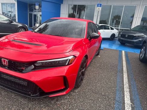 Used 2025 Honda Civic Type R image 3