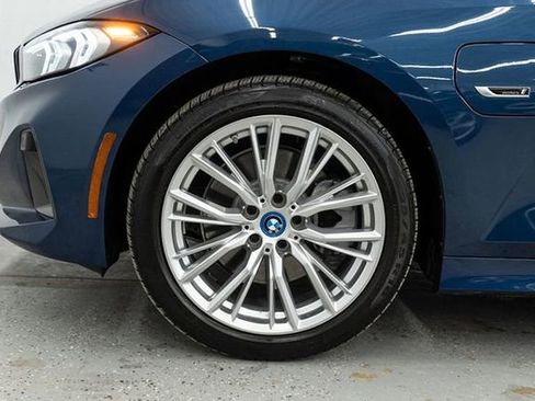 Used 2023 BMW 330e xDrive w/ Premium Package image 38