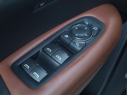 Used 2023 Cadillac XT5 Premium Luxury w/ Technology Package AWD/4WD image 11