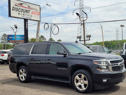 Used 2015 Chevrolet Suburban LT image 1