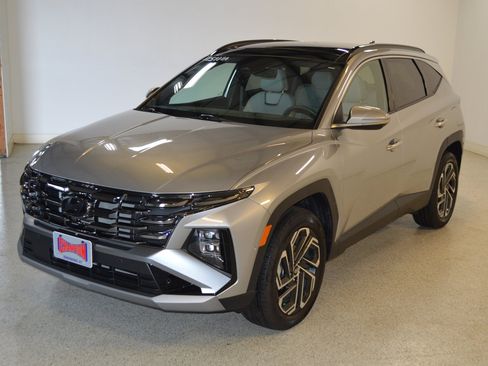 Used 2026 Hyundai Tucson Limited AWD/4WD image 7