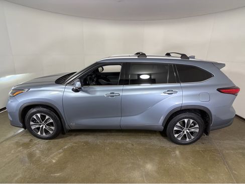 Used 2022 Toyota Highlander XLE image 17