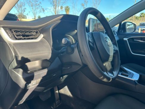 Used 2025 Toyota RAV4 XLE w/ Convenience Package image 36