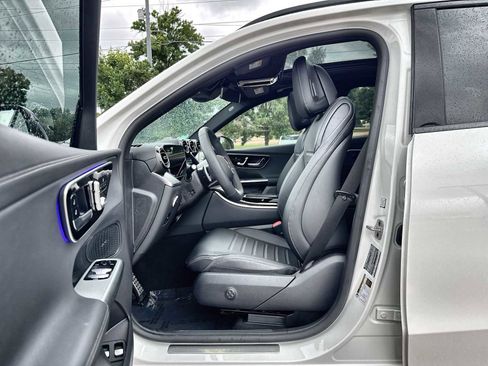 Used 2025 Mercedes-Benz GLC 350e 4MATIC image 2