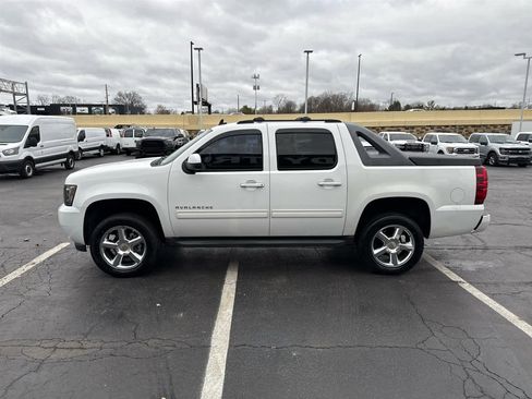 Used 2011 Chevrolet Avalanche LT w/ Luxury Package image 5