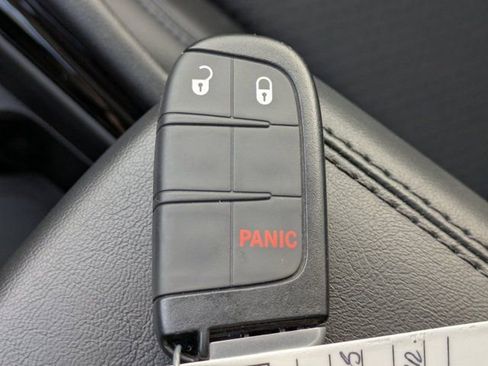 New 2026 Jeep Compass Latitude image 25