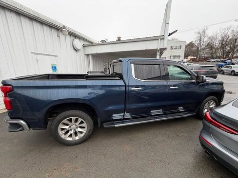 Used 2021 Chevrolet Silverado 1500 LTZ w/ Z71 Off-Road Package image 6