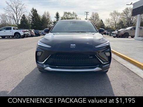 Used 2024 Buick Envista Sport Touring w/ Convenience I Package FWD image 3