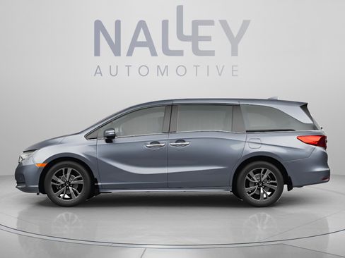 Used 2024 Honda Odyssey Touring image 2