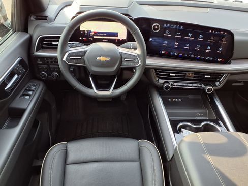 Used 2025 Chevrolet Tahoe Premier image 4