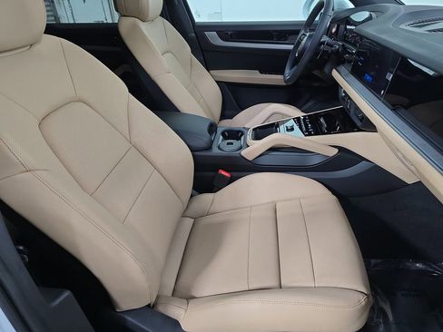 New 2026 Porsche Cayenne image 27