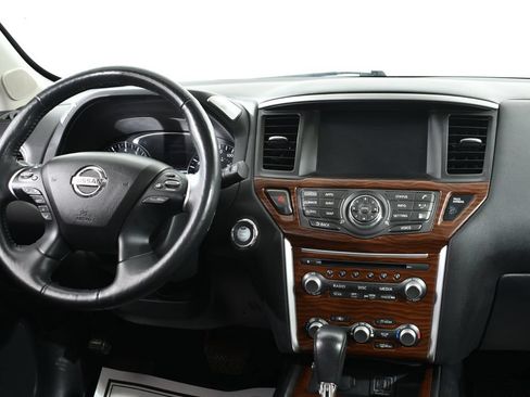Used 2019 Nissan Pathfinder Platinum AWD/4WD image 8