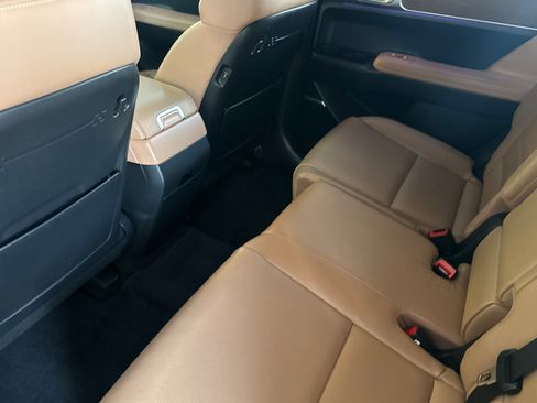 Certified 2025 Hyundai Santa Fe Limited AWD/4WD image 12