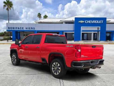 Used 2021 Chevrolet Silverado 2500 Custom w/ Custom Value Package AWD/4WD image 3