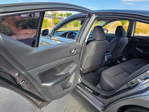 Used 2023 Nissan Altima 2.5 S FWD image 19